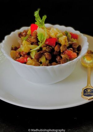 A picture of Black Chana Chaat.