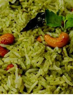 முருங்கைக் கீரை சாதம்(murungai keerai sadam recipe in tamil) செய்முறை முக்கிய புகைப்படம்