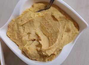 Una foto de Hummus muy fácil y sabroso! 💫