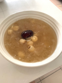 白木耳蓮子湯 的食譜成品照片