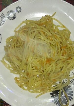 Una foto de Fideos con zanahoria