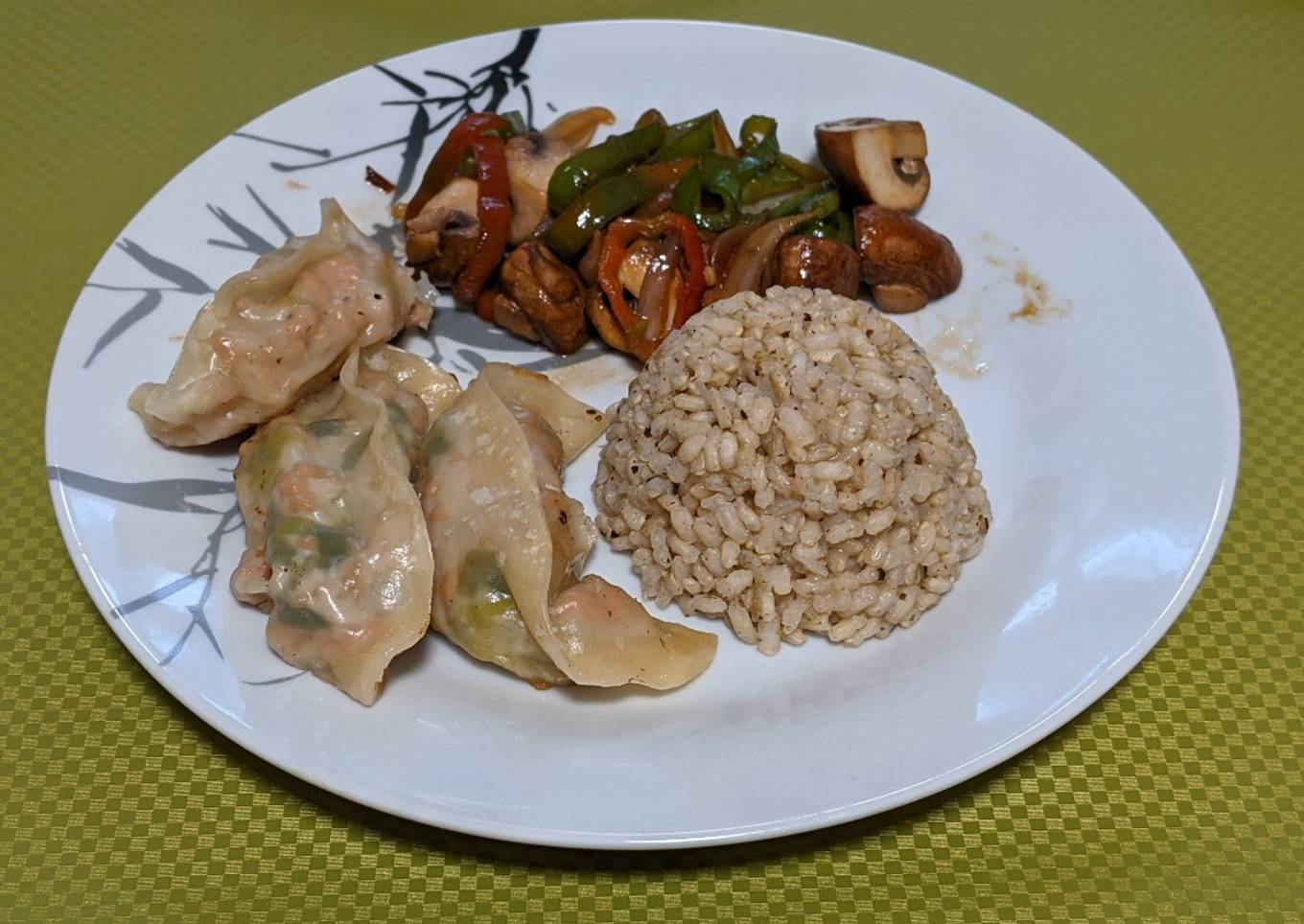 Plato de inspiración oriental