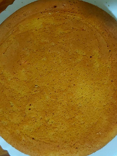 A picture of Cinnamon vanilla cake.