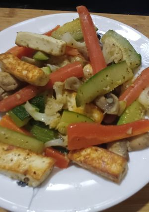 A picture of Stir fry veggies.