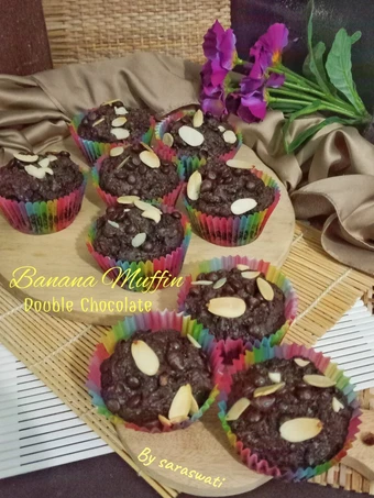 Langkah Gampang Menyiapkan Resep  Banana Muffin Double Chocolate yang Enak Banget, Enak Banget