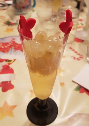 Una foto de Gelatina con uvas para las campanadas