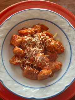Una foto de Gnocchis integrales con salsa de tomate y queso philadelphia
