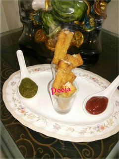 क्रिस्पी सूजी फिंगर्स (crispy suji fingers recipe in hindi) रेसिपी मुख्य फोटो