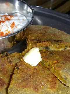 ભરેલો રોટલો (Bharelo Rotlo Recipe In Gujarati) રેસીપી મુખ્ય ફોટો