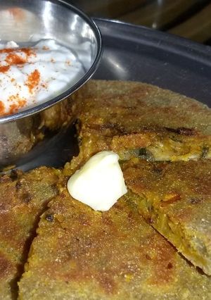 ભરેલો રોટલો (Bharelo Rotlo Recipe In Gujarati) રેસીપી મુખ્ય ફોટો