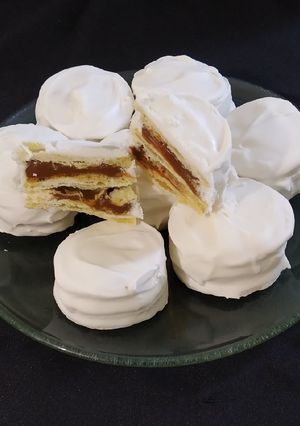 Una foto de Alfajores Santafesinos
