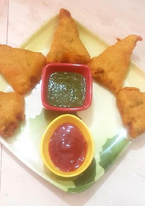 पोटैटो स्टफ्ड रोटी पकोड़ा (Potato stuffed roti pakoda recipe in hindi) रेसिपी मुख्य फोटो