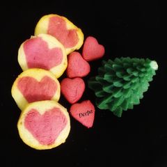 Vanilla Heart Cookies A picture of Vanilla Heart Cookies.