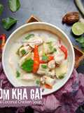 Tom Kha Gai _ ต้มข่าไก่ใส่น้ำพริกเผา (Thai Spicy Chicken Coconut Milk Soup)