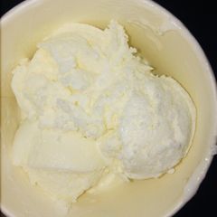 A picture of Vanilla ice cream.