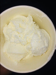 A picture of Vanilla ice cream.