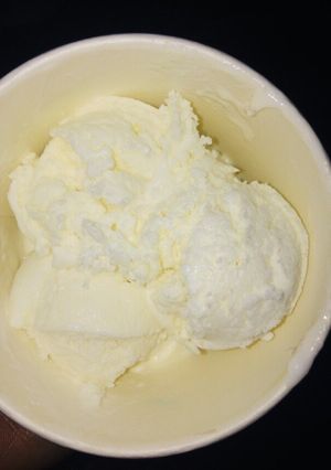 A picture of Vanilla ice cream.