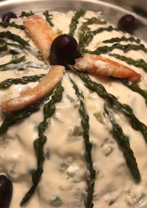 Una foto de Ensaladilla rusa con Chatka y espárragos silvestres