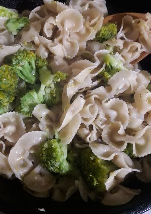 Una foto de Brócoli salteado 🥦🍜
