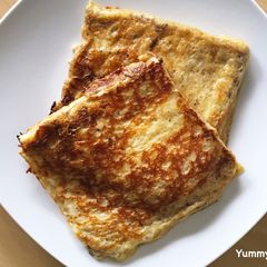 A picture of French toast.