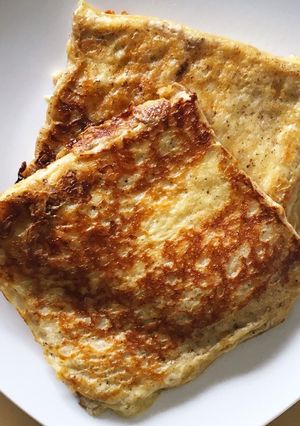 A picture of French toast.