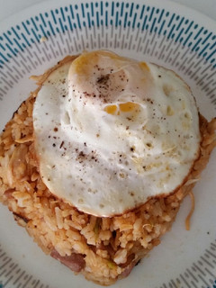 Una foto de Arroz con pollo y verduras