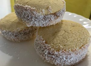 Una foto de Alfajores de maicena ✌️(clásico para uruguayos o argentinos)