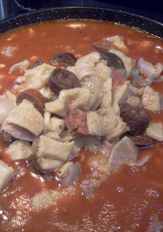 Una foto de Callos con chorizo, morcilla y jamón