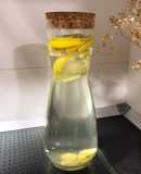 Agua de limón y jengibre infusionada