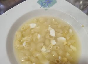 Foto principal de Sopa de tiburon con huevo duro