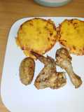 Creamy Pap topped with cheese served with roasted chicken