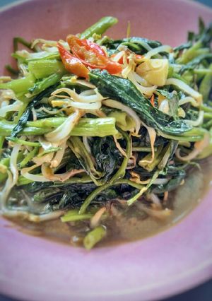 Foto resep 18. Tumis kangkung toge simple dan endol