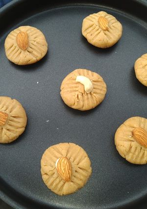 A picture of Atta biscuits.