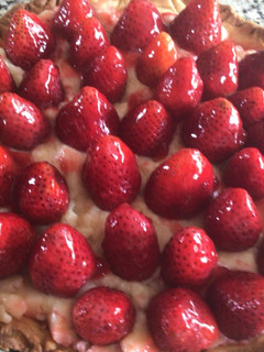 Una foto de Tarta de fresas y crema pastelera