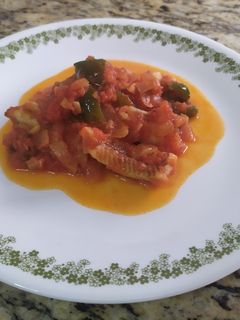 Una foto de Tollos con tomates