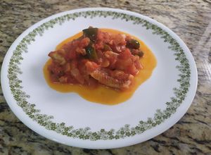 Una foto de Tollos con tomates