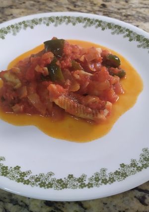Una foto de Tollos con tomates