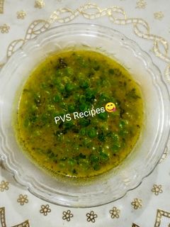 मटार उसळ (matar usal recipe in marathi) रेसिपी चे मुख्य फोटो