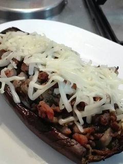 Una foto de Berenjenas rellenas de Setas y Pavo