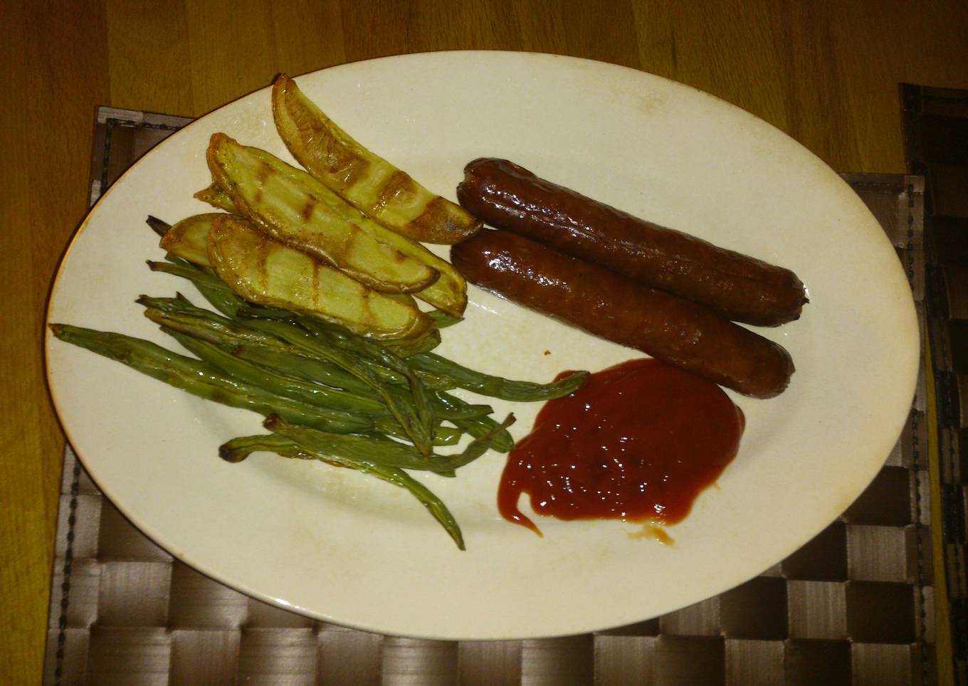 Baked Sausages with potatoes and beans