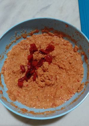 Una foto de Hummus de garbanzo y morrón