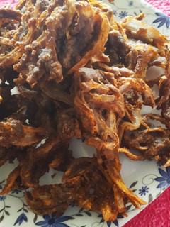 கேழ்வரகு ஆனியன் பக்கோடா (Kelvaraku onion pakoda recipe in tamil) செய்முறை முக்கிய புகைப்படம்