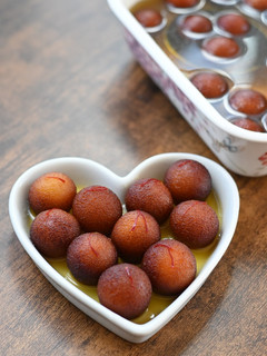 A picture of How to make Gulab Jamun at home.