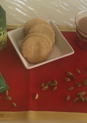 A picture of Royal Chai cardamom flavour Biscuits.