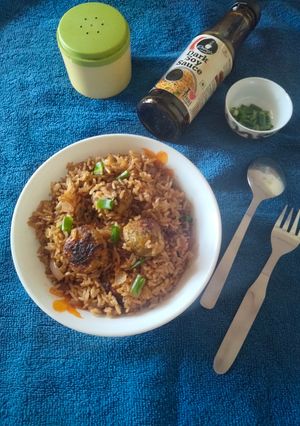 A picture of Veg Manchurian fried rice.