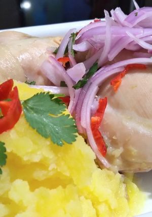 Una foto de Gallina acebichada👍🇵🇪