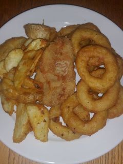 Tintahal karikák, vele sült fűszeres burgonyával recept fotója