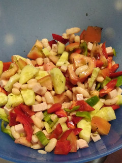 Una foto de Ensalada de alubias blancas