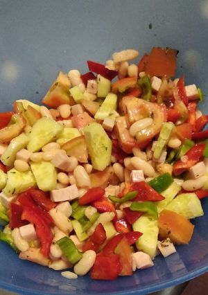 Una foto de Ensalada de alubias blancas
