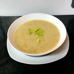 A picture of My Leek+Potato Soup.